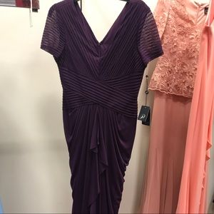 NEVER WORN Adrianna Papell gown. US Size 10